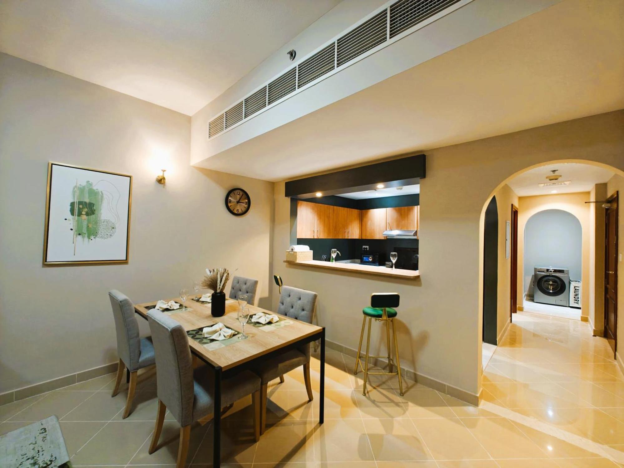 369 Stays- 1 Bedroom Apartment In Sports City Дубай Экстерьер фото