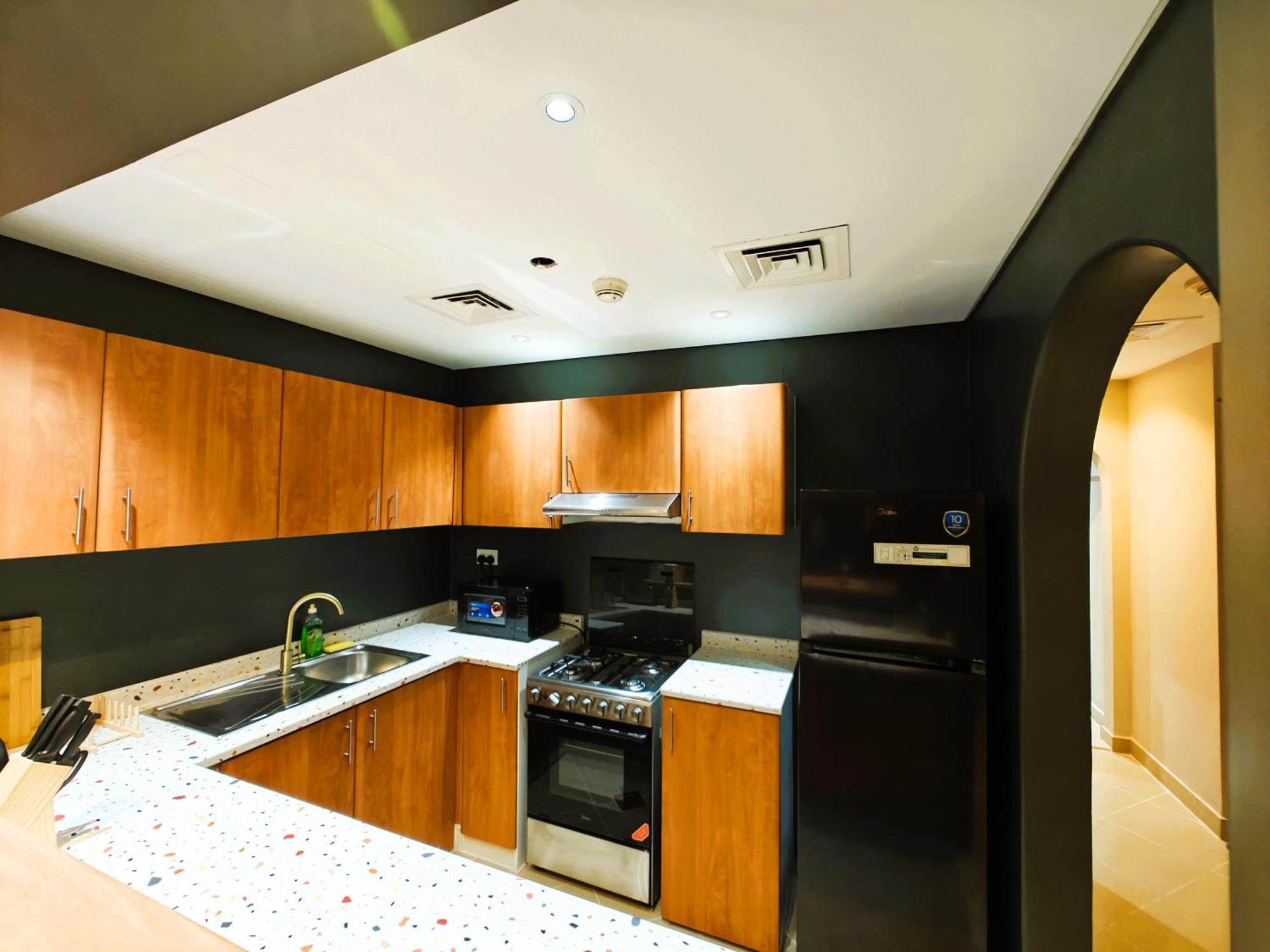 369 Stays- 1 Bedroom Apartment In Sports City Дубай Экстерьер фото